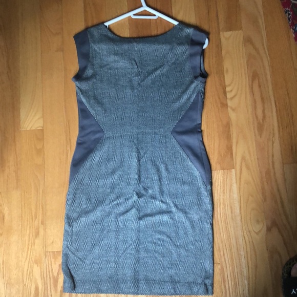 Easy dress for work or stroll around the city :) - Picture 2 of 3